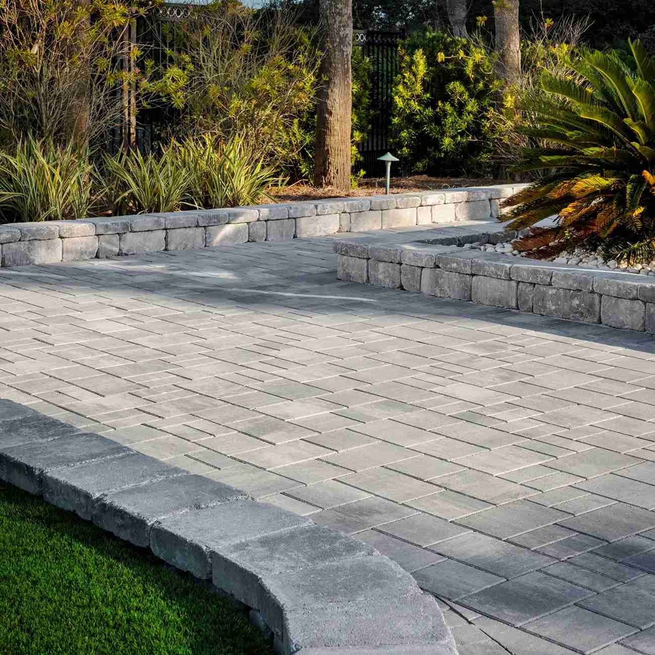 Decorative retaining wall Jacksonville FL